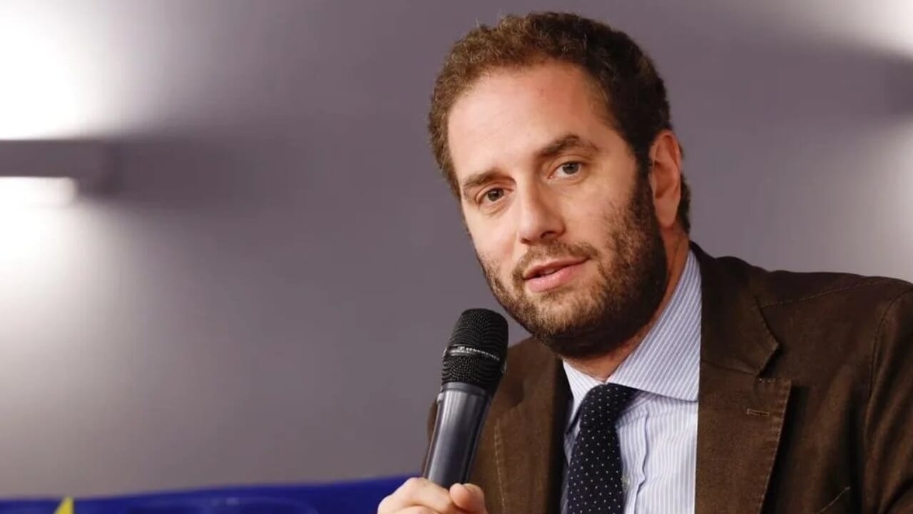 Zevi: «Con Felicittà 2025, ponemos a Ostia y a los jóvenes en el centro. En Patrimonio Indisponible, avanzamos con rapidez».