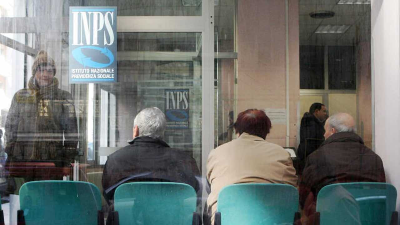 Inps, “Correte in sede il 22 luglio, vi diamo 804 euro senza fare troppe storie”: muovetevi, il tempo scorre