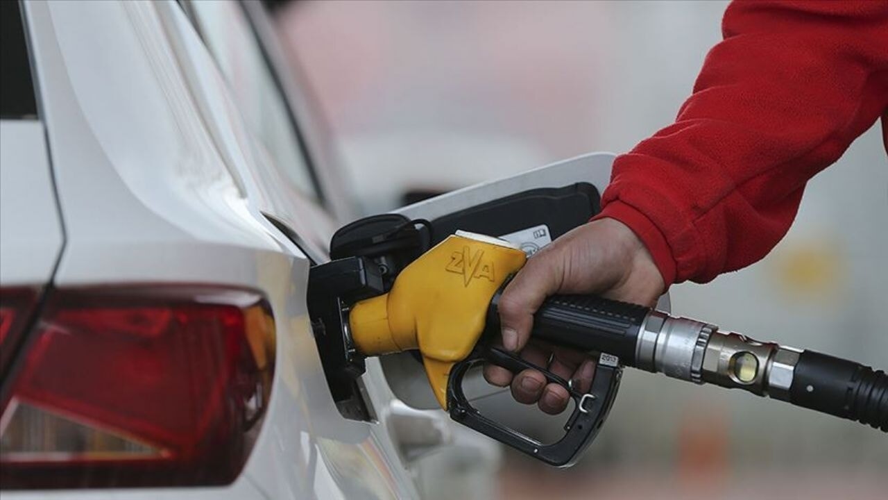 Aumentano i prezzi della benzina e del gasolio