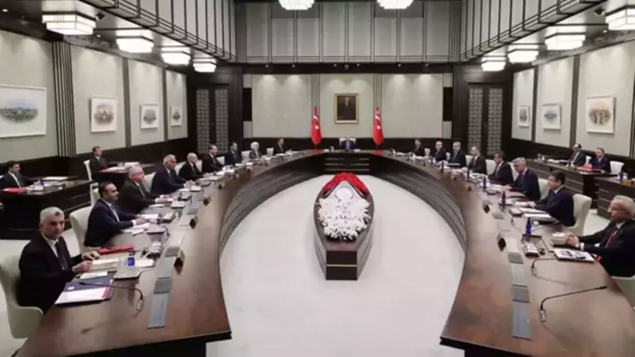 Il governo si riunisce oggi!