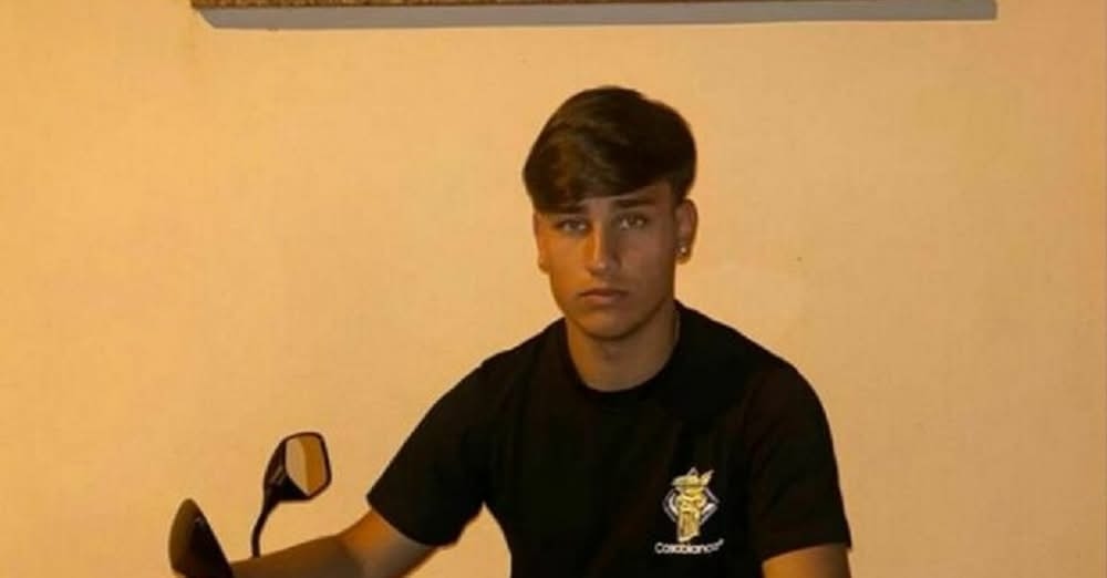 Incidente mortale a Mondragone, scontro auto-scooter: Luigi Petrella perde la vita a 16 anni
