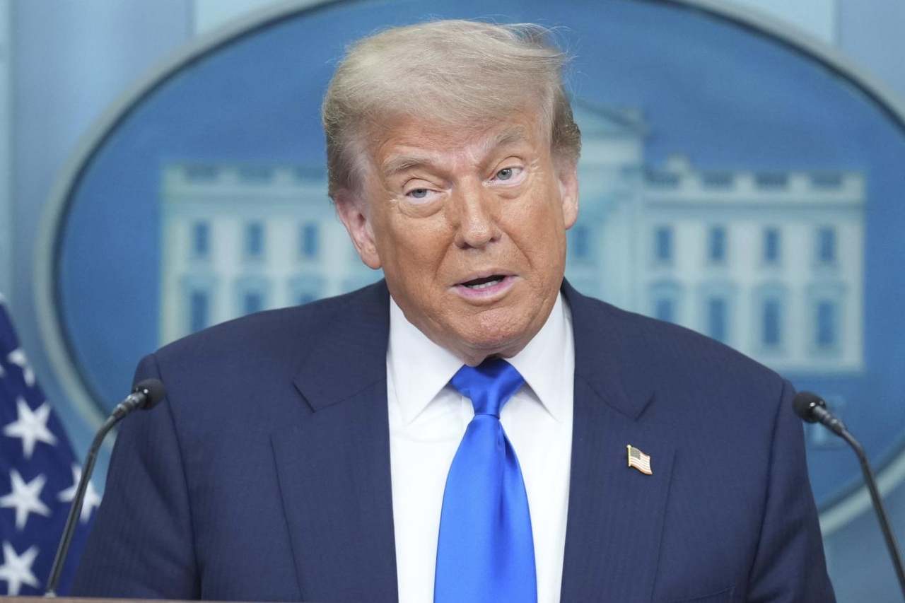 Trump fait baisser les tarifs douaniers sur l'Europe : et heureusement qu'il était un ami de Meloni.