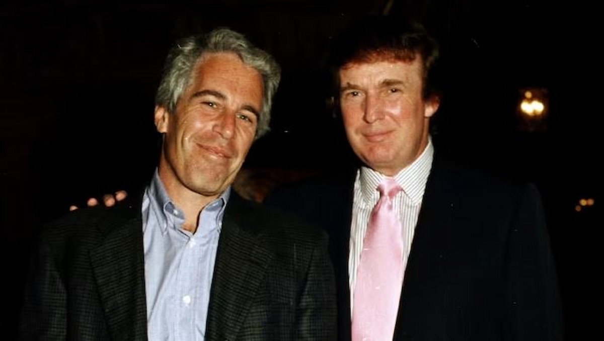 Trump et Epstein : la lettre « obscène » du président américain à l'occasion de l'anniversaire du financier qui s'est suicidé en prison.