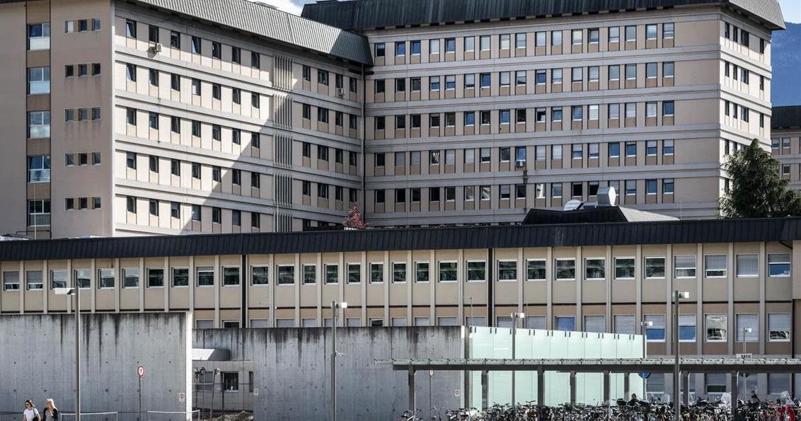 Bolzano hastanesinde bakteriyel enfeksiyon nedeniyle iki yeni doğan bebek saatler içinde öldü: Prematüreydiler.
