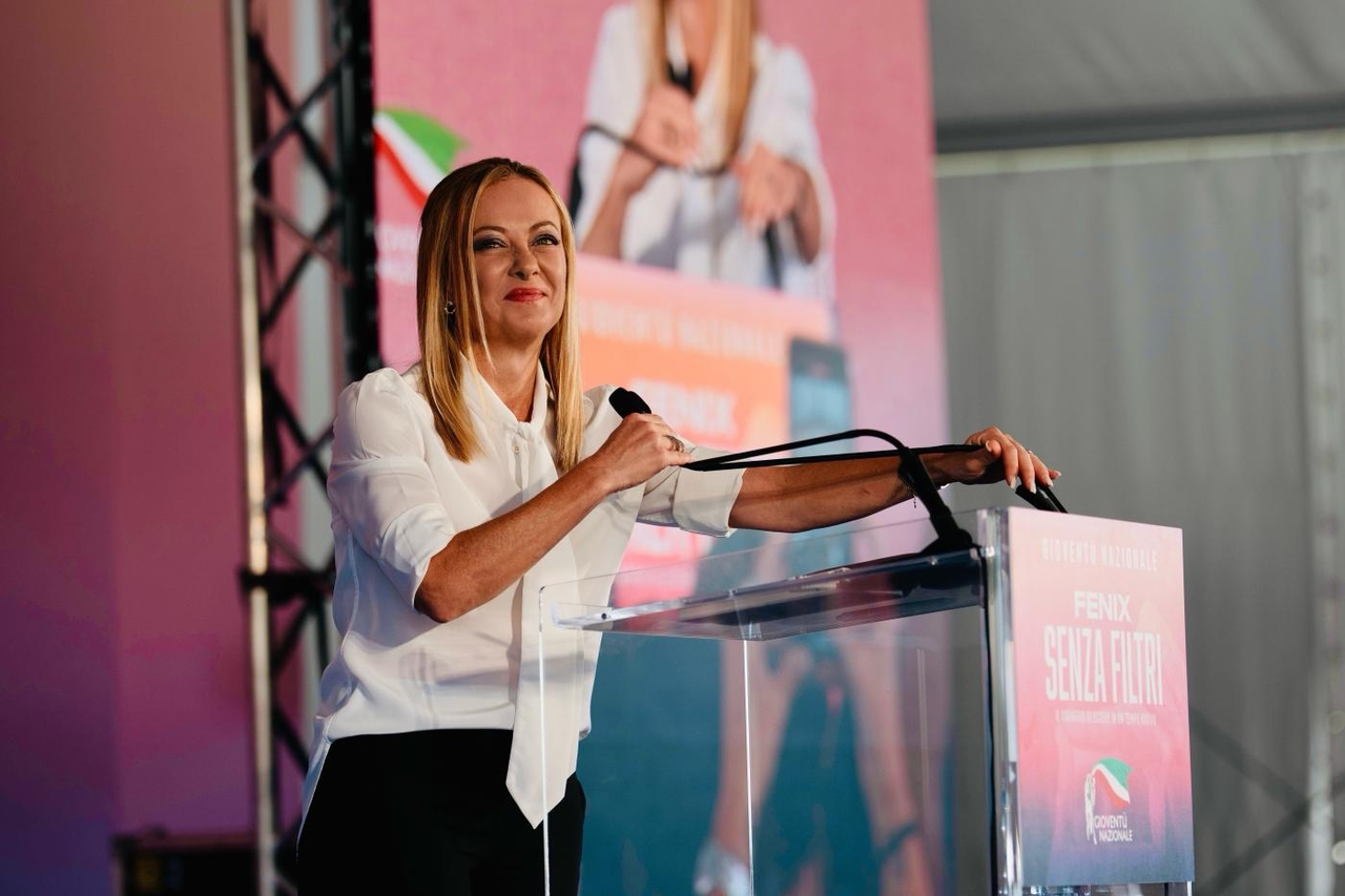 Moeder, christen en racist: het is de nieuwe zwarte religie, weg met het masker van de Italiaanse rechterzijde met Charlie Kirk