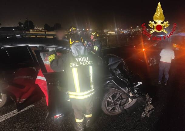Somma Lombardo – Wypadek zeszłej nocy w Somma Lombardo na drodze SS 336 reż.: jedna osoba brała udział – – Varese News