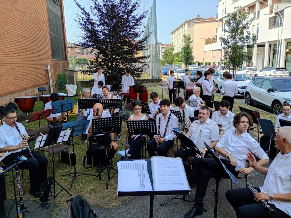 BUsto - L’insolita chiusura della stagione degli eventi di Riabitare rivitalizza il retro della chiesa di Beata Giuliana -  - Varese News