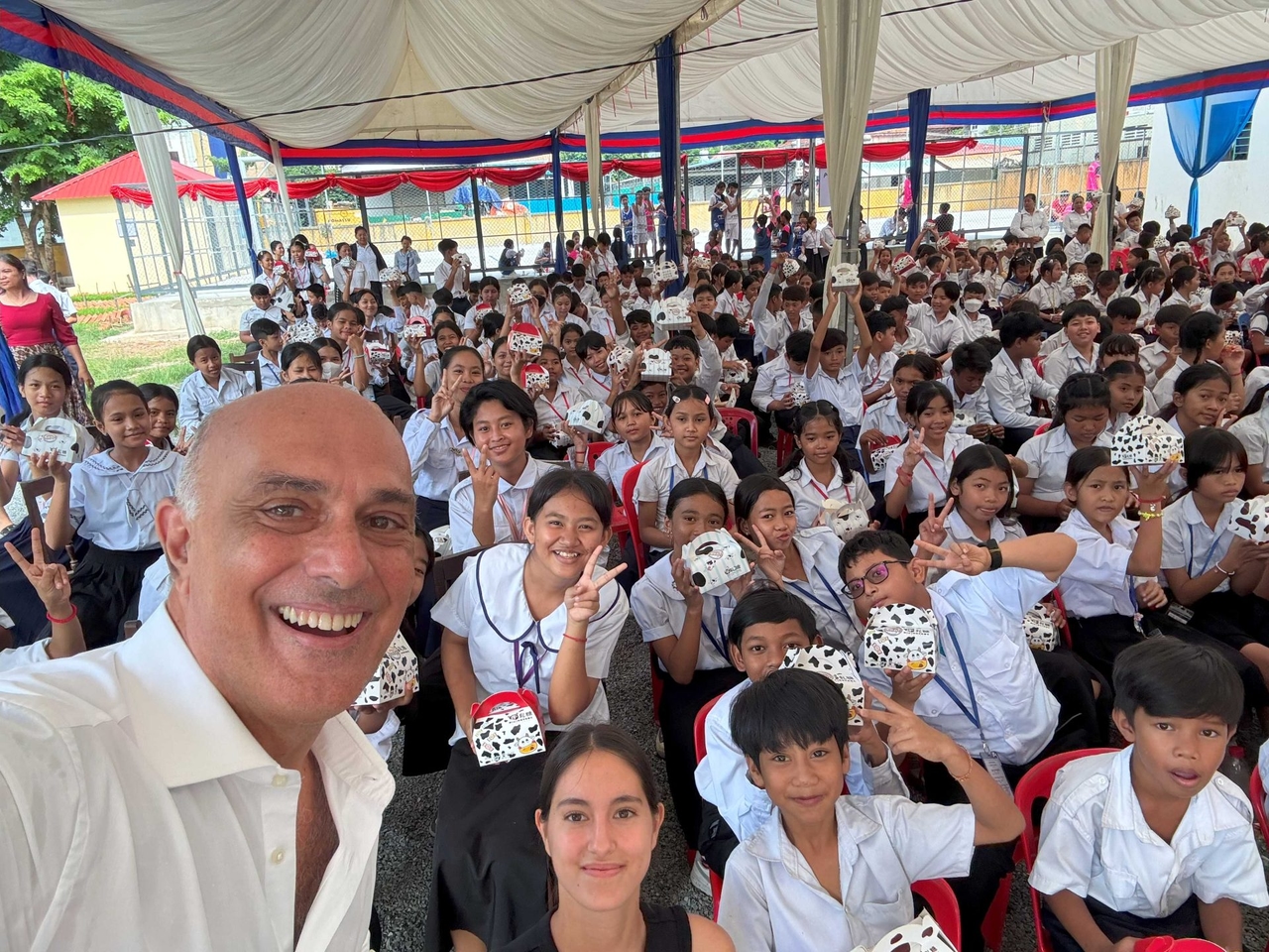 “La Escuela de los Sueños”, en Camboya el deporte y el arte moldean el futuro de cientos de niños