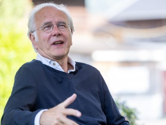 Schmidt: Trump, "un gran artista", "agustiniano" respecto al Papa
