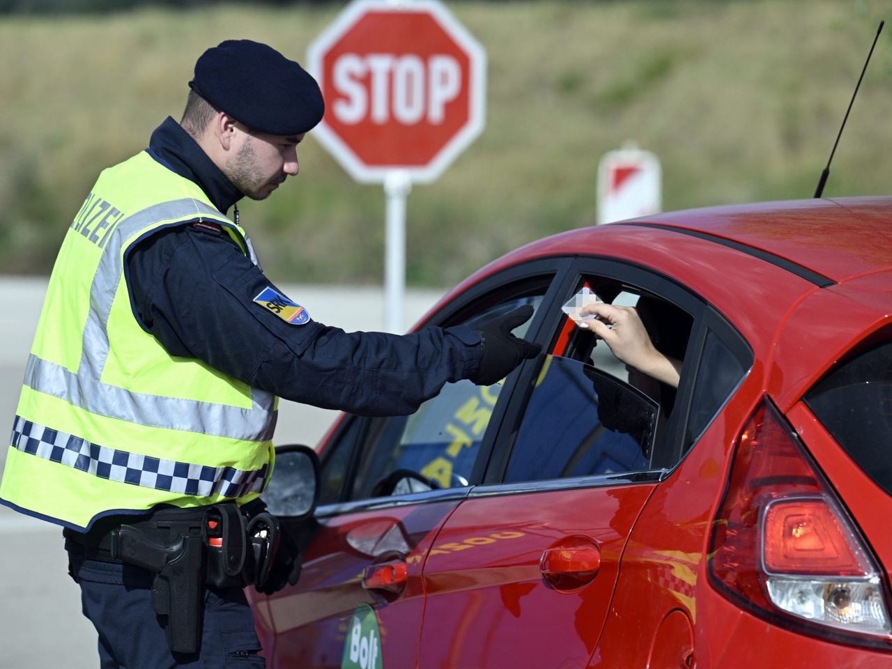 Poland introduces border controls with Germany from 7 July