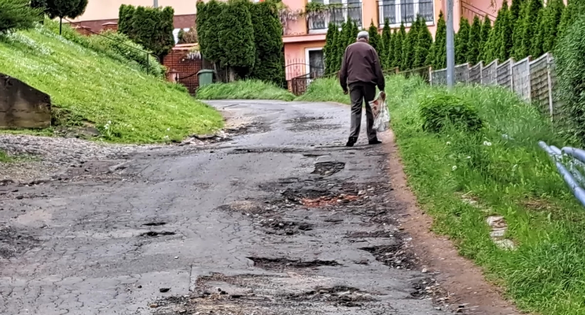Na Kochanowskiego dramat!  Mieszkańcy postanowili działać i... chyba dopięli swego [ZDJĘCIA]