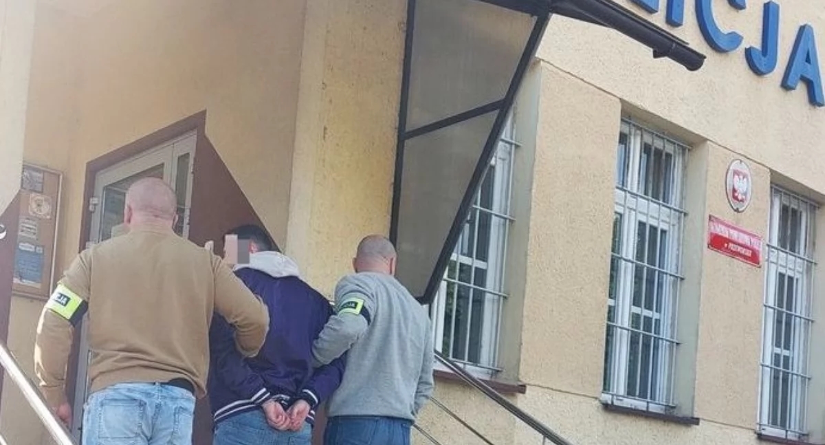 De 28-jarige werd gearresteerd voor het bezit van aanzienlijke hoeveelheden drugs. Rechercheurs nemen bijna een halve kilo aan verboden middelen in beslag [FOTO'S]
