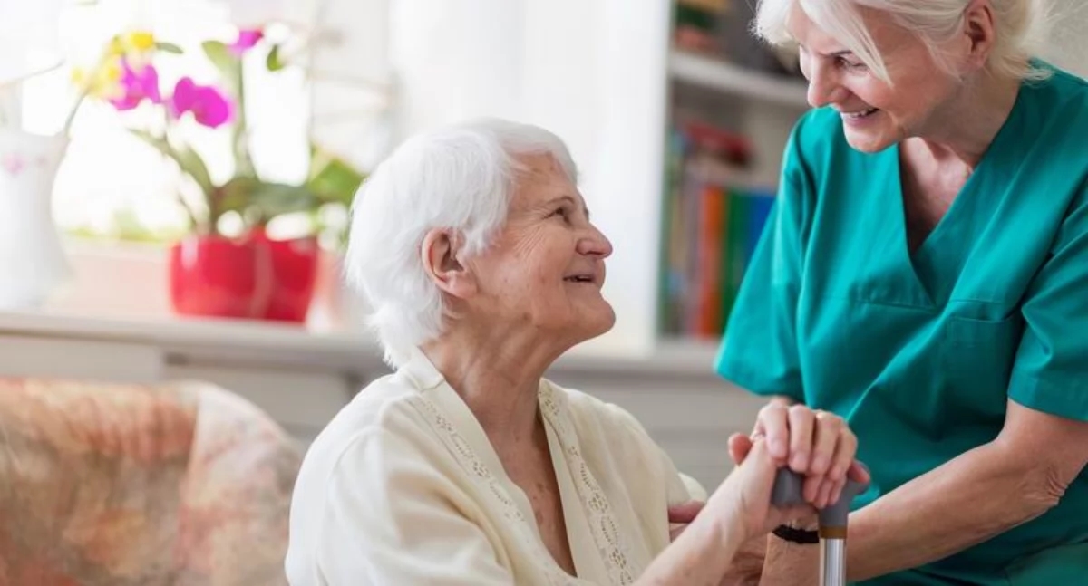The number of professionally active retirees is growing. Women decide to do so more often than men