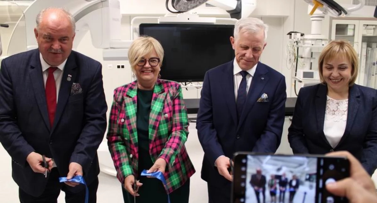 Een moderne operatiekamer in het Przemyśl-ziekenhuis werd feestelijk geopend! Een paar dagen geleden werd hier de eerste moderne stentplaatsing in Polen uitgevoerd [GALERIJ]