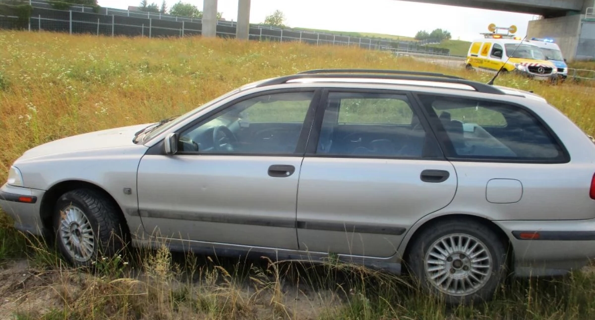 Un hombre de 39 años conducía con más de 4 por milla en el organismo. Viajaba con una mujer y un niño.
