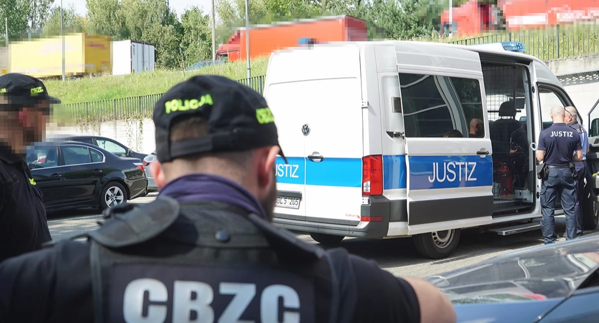 Un homme de 29 ans recherché pour des délits sexuels a été arrêté.
