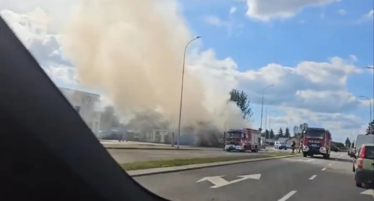 Un edificio in via Lwowska a Przemyśl è in fiamme [REGISTRAZIONE DEL LETTORE]