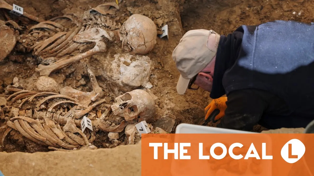 Массовые захоронения времен Франко нависают над Испанией спустя 50 лет после его смерти