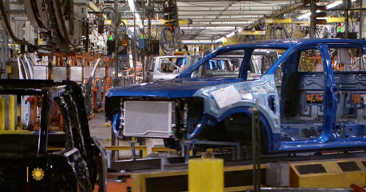 Il CEO Jim Farley guida Ford attraverso i dazi di Trump