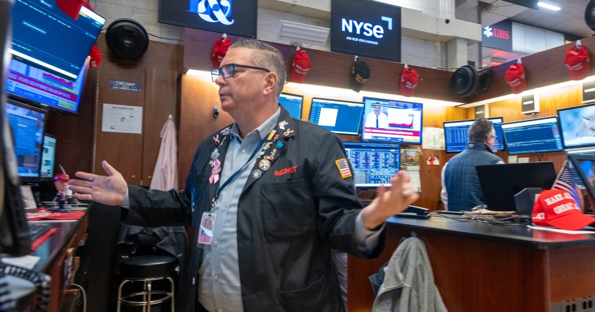 Stocks slump after Trump threatens to hit China with more tariffs