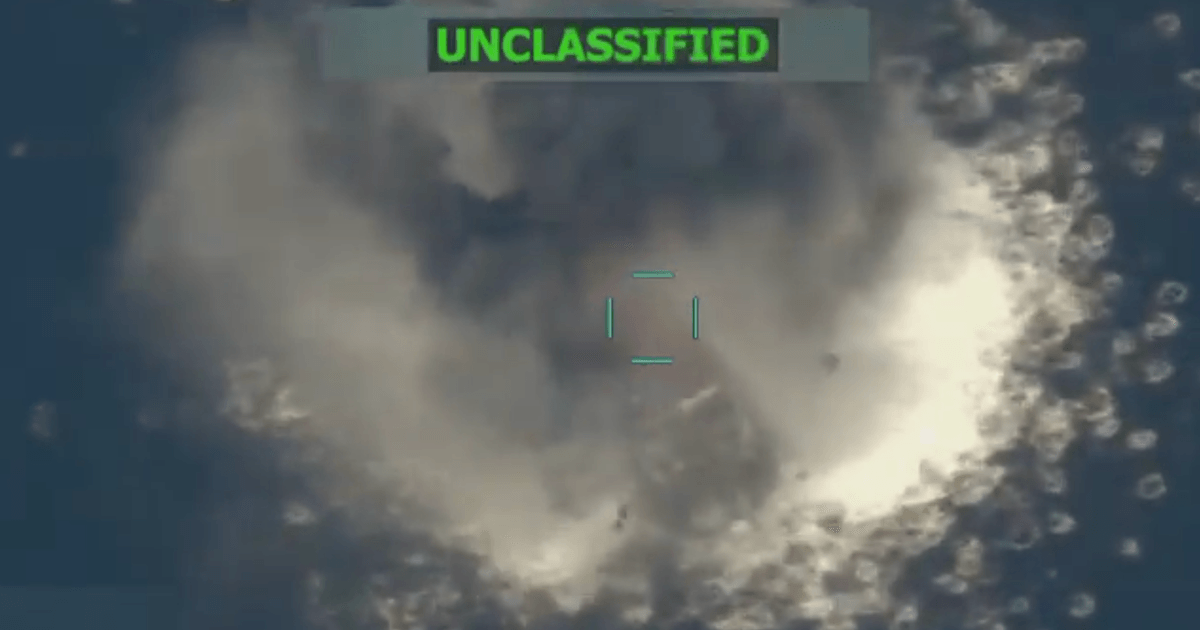 El gobierno de Trump afirma haber atacado otro presunto barco narcotraficante, causando la muerte de 4 personas.