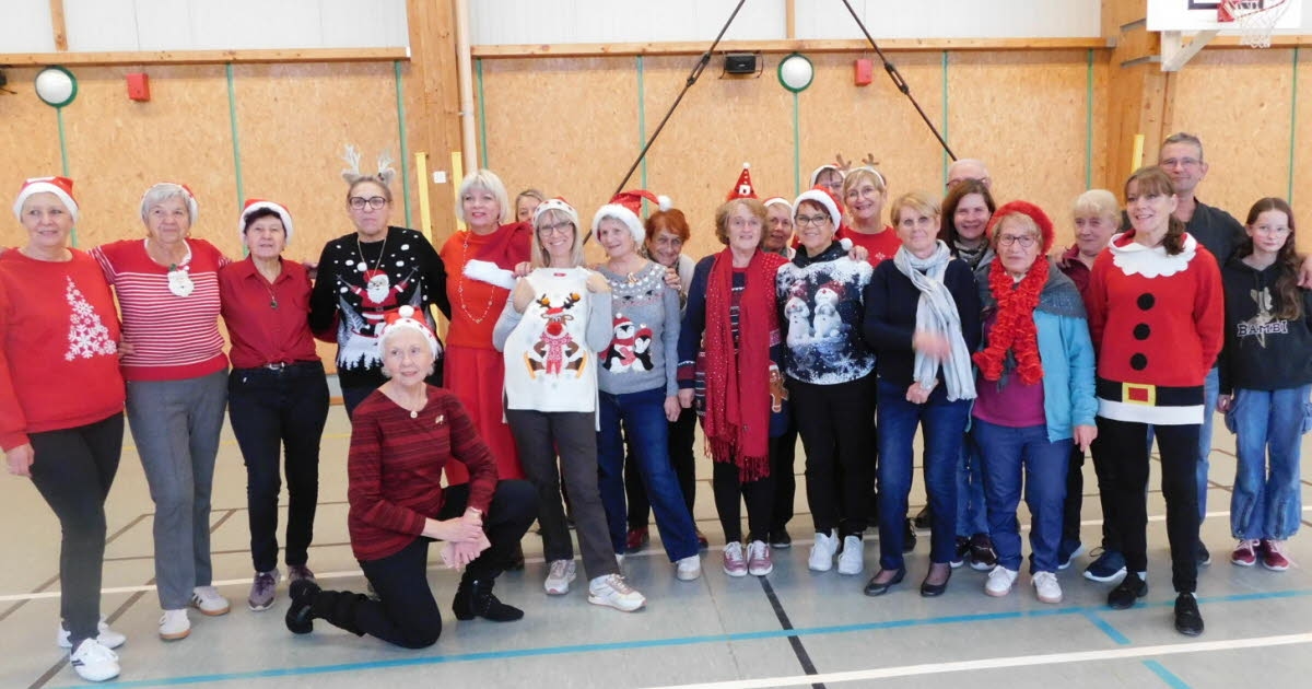 Thiaville-sur-Meurthe. La section line dance du foyer rural fête Noël