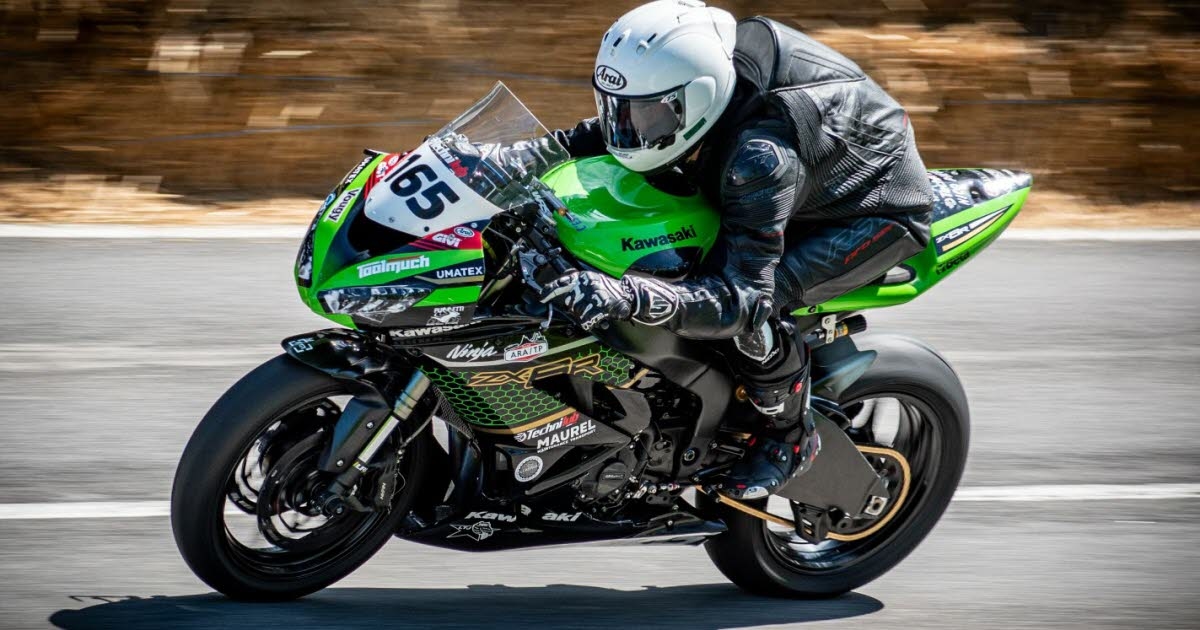 Moto. « Essayer d’aller chercher les deux titres » : qui est Simon Romieu, ce pilote haut-savoyard qui brille en championnat d'Europe ?