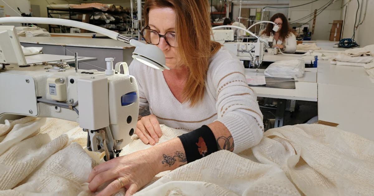 Haute-Loire. La famille royale britannique, Tony Parker… Ces couturières décorent les maisons des célébrités