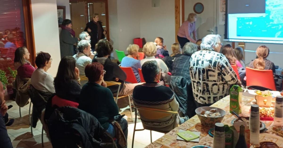 Saint-Éloi. The library hosts Documentary Film Month