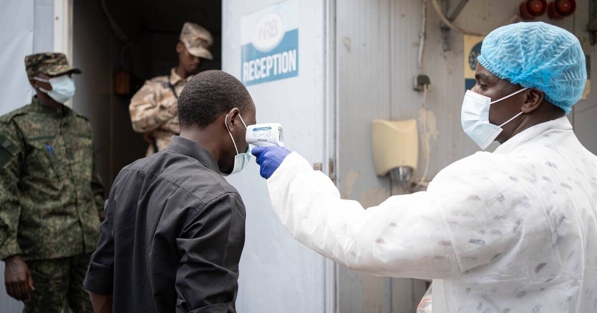 Ebola outbreak: Major airport begins screening arrivals as experts 'very concerned'