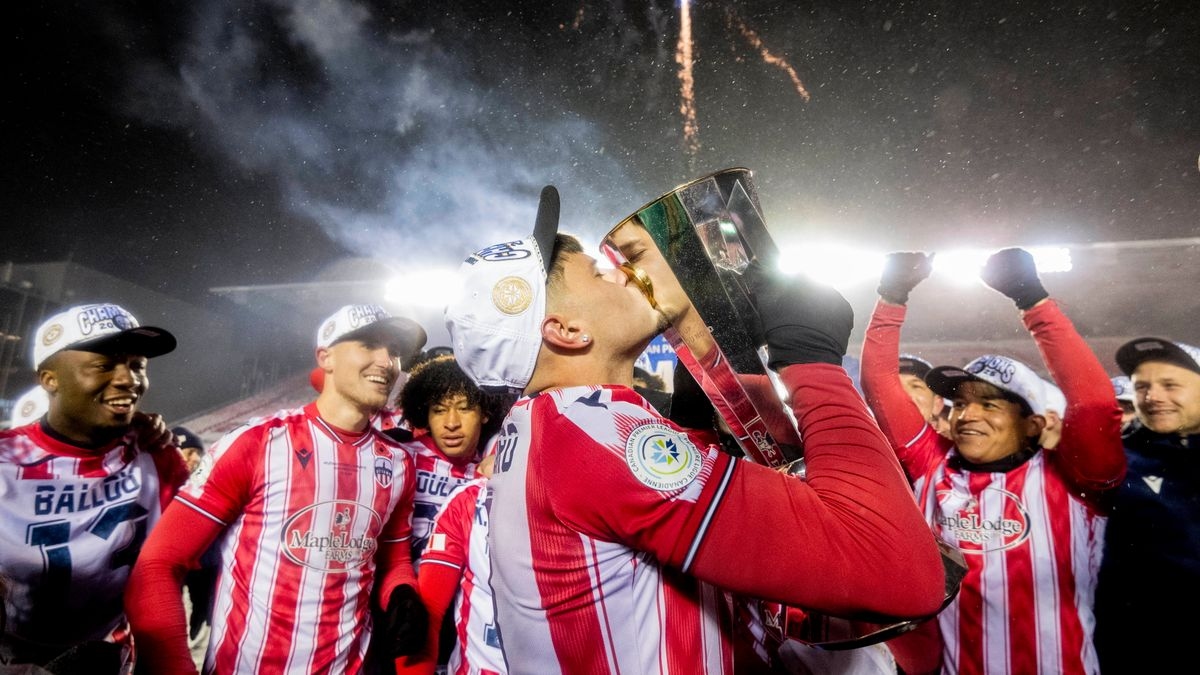 Diğer sahalarda – Hafta sonunun futbol hikayeleri: Şampiyonluk kutlaması mı yoksa après-ski mi?