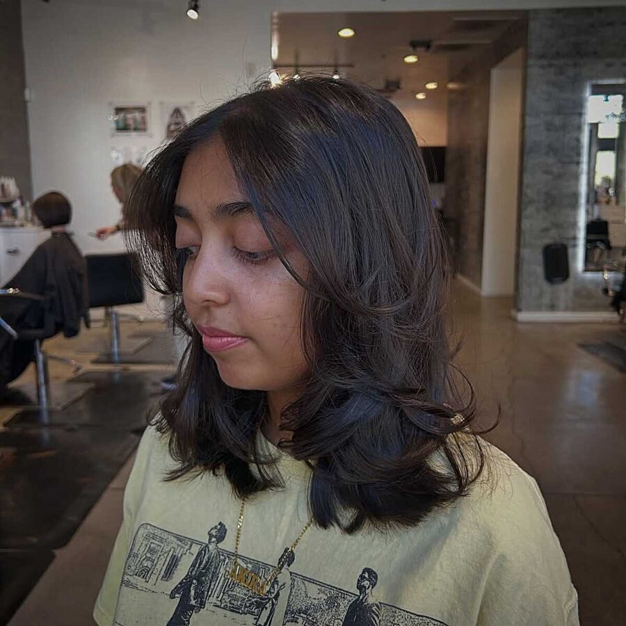 25 Flattering Mid-Length Haircuts for Thin Hair That Add Volume
