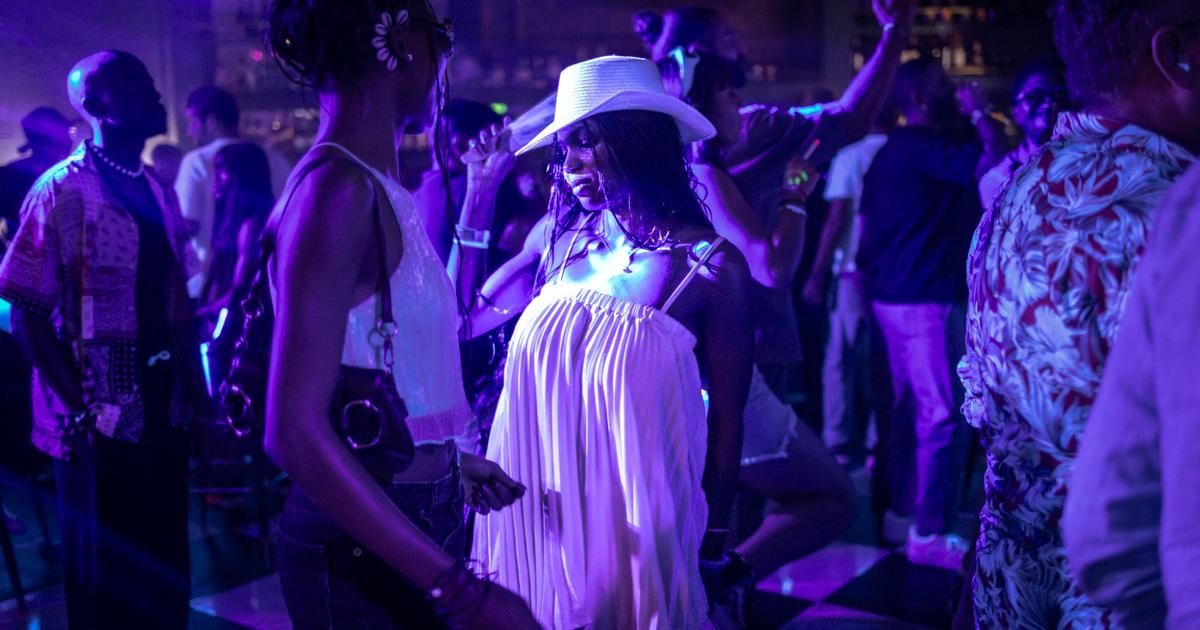 «Если ты на мели, иди домой»: добро пожаловать в дикие и дорогие ночи Лагоса