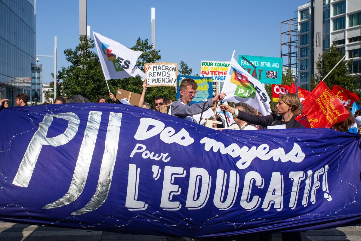 “Não sabemos como fazer isso, nem sequer temos acesso à internet”: quando se trata de serviços públicos, as desigualdades de acesso não são apenas territoriais.