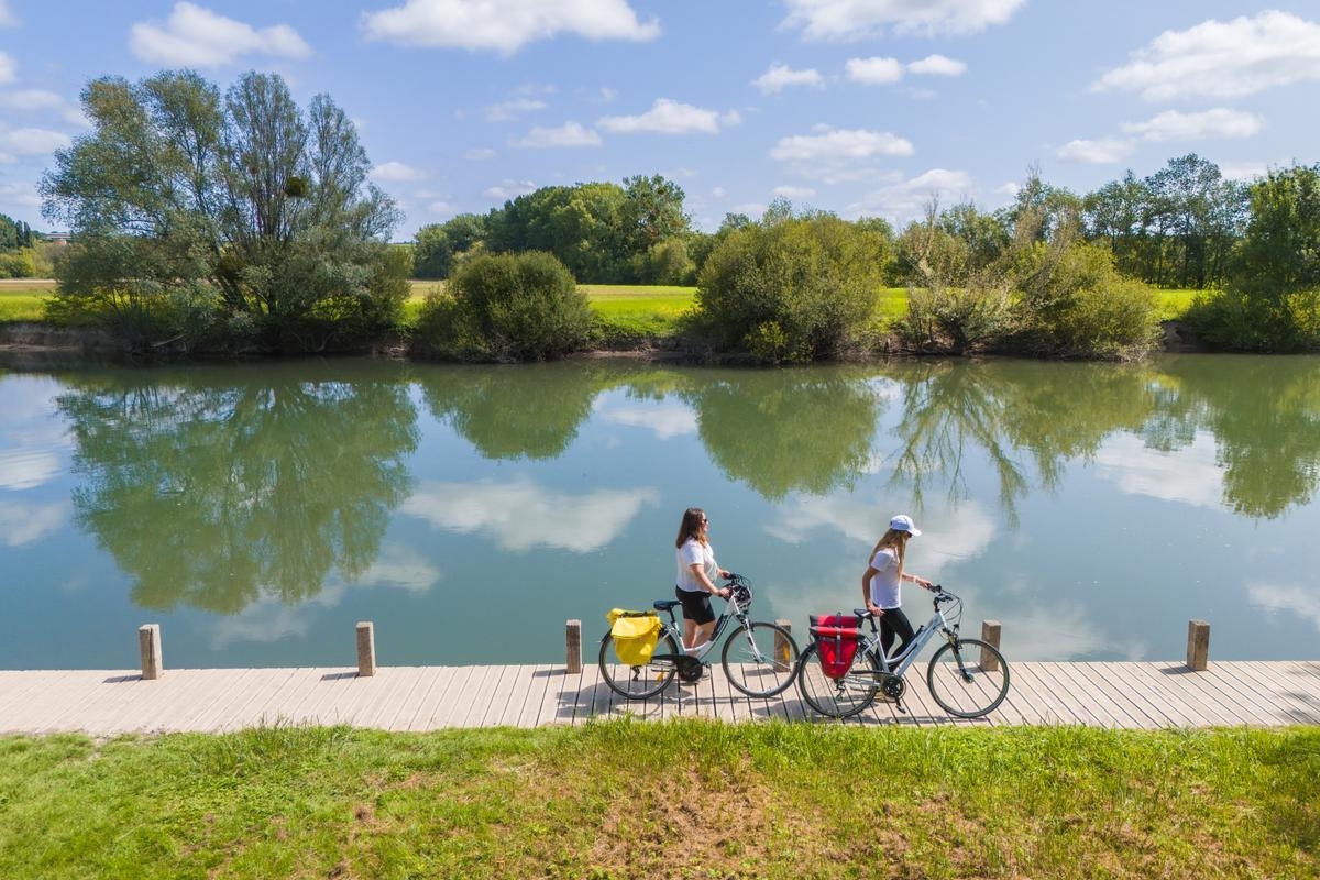 D’Angoulême à Rochefort, le plaisir de découvrir la Charente à vélo en suivant le fleuve