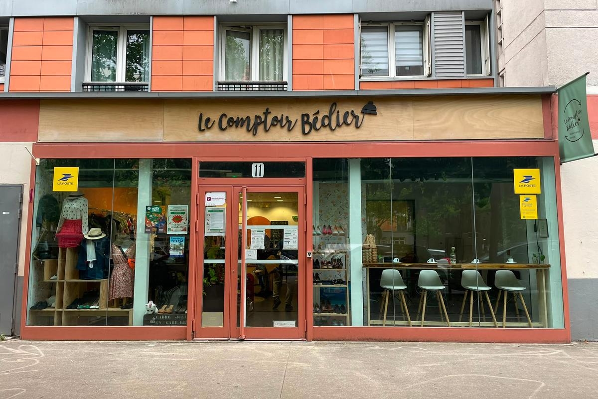 « Ça m’a permis de reprendre confiance en moi » : à Paris, la ressourcerie du Comptoir Bédier mise sur le retour à l’emploi