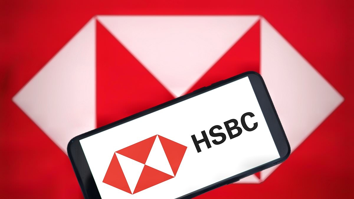 HSBC will pay new customers £220 to switch current account