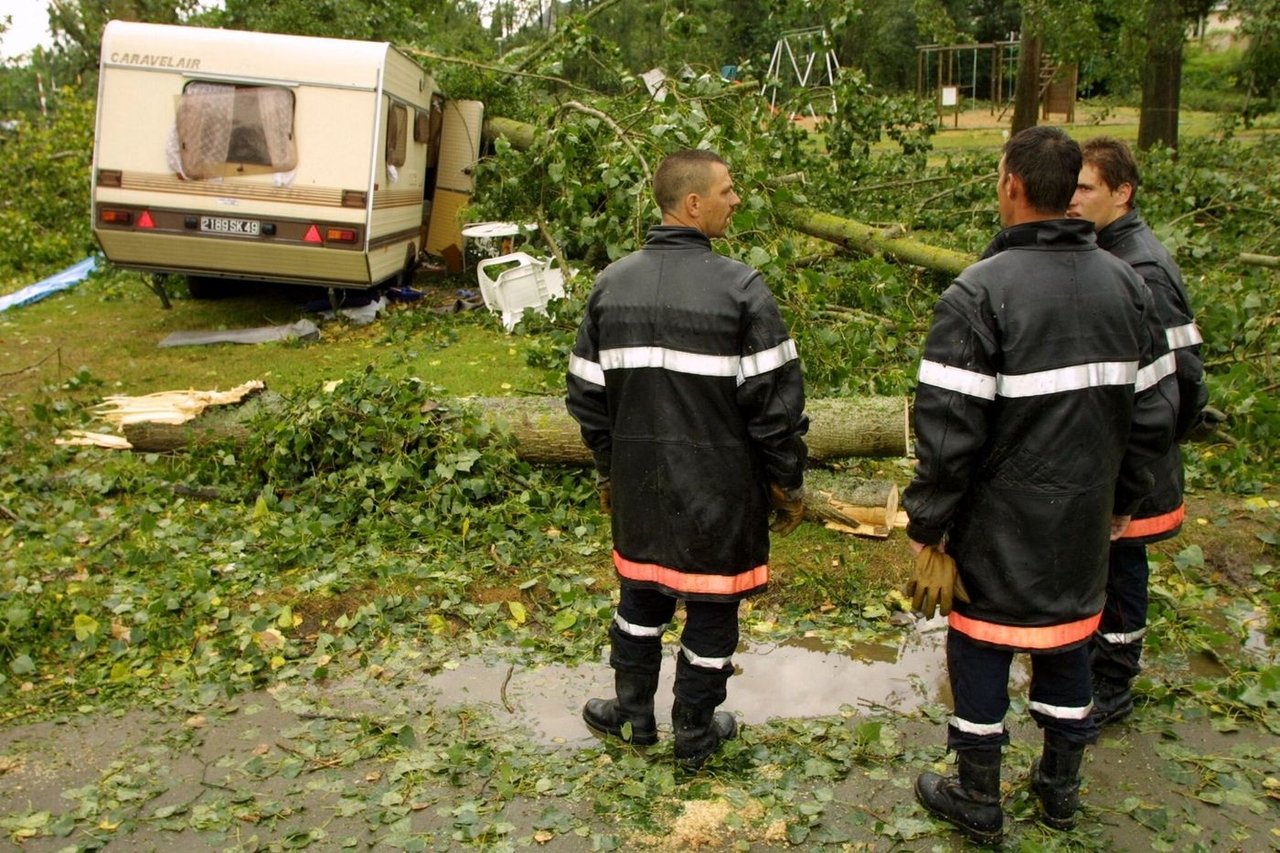 Forti venti: un morto e quattro feriti nella Val-d'Oise