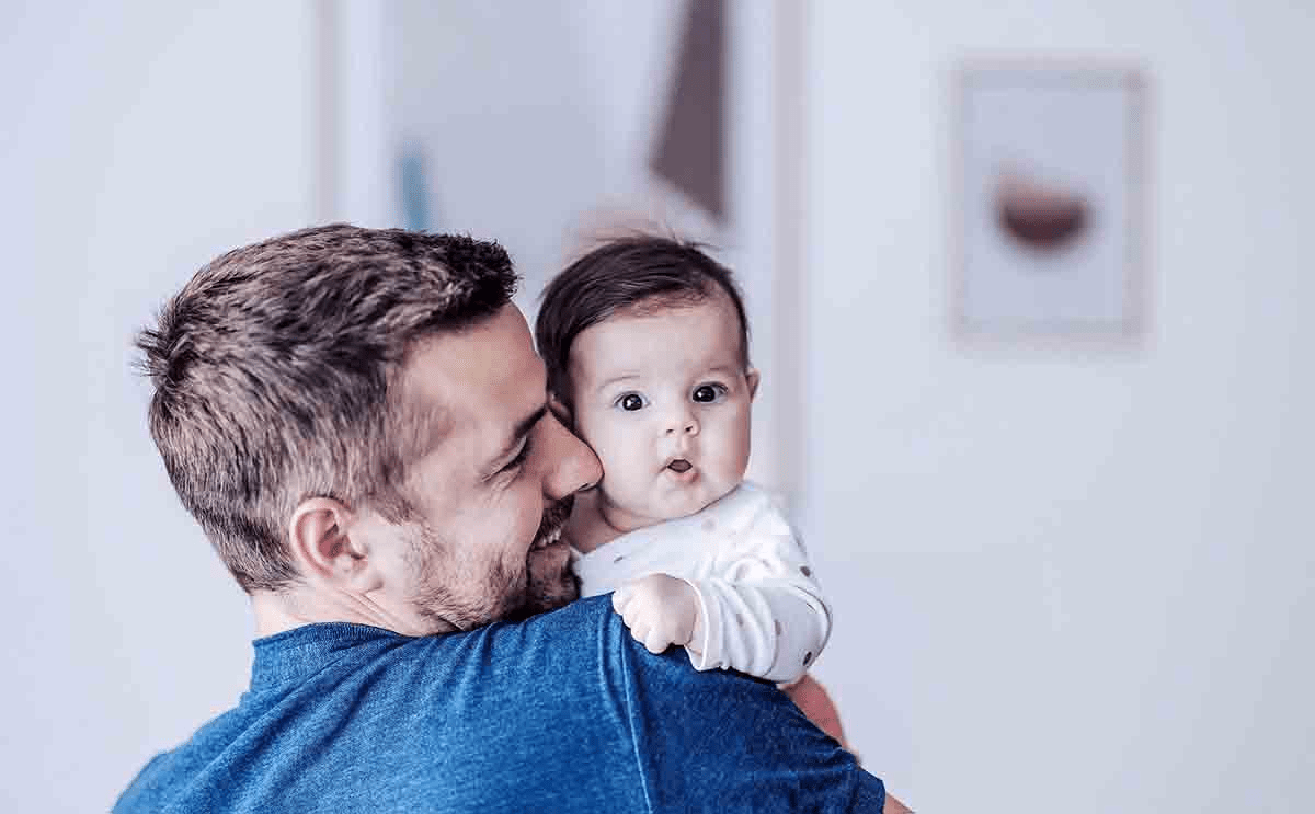 Vídeos cortos ayudan a padres primerizos a aprender los conceptos básicos de seguridad para recién nacidos