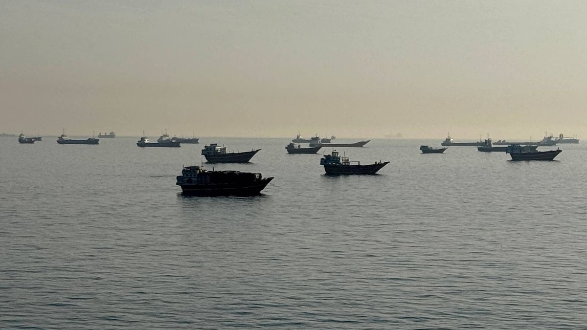 Iran war live: US carries out fresh strikes on Iran military base near Strait of Hormuz