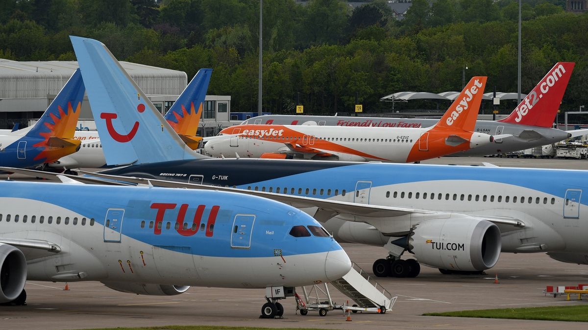 TUI, Jet2 and EasyJet Bluetooth rules after plane heading to Spain evacuated