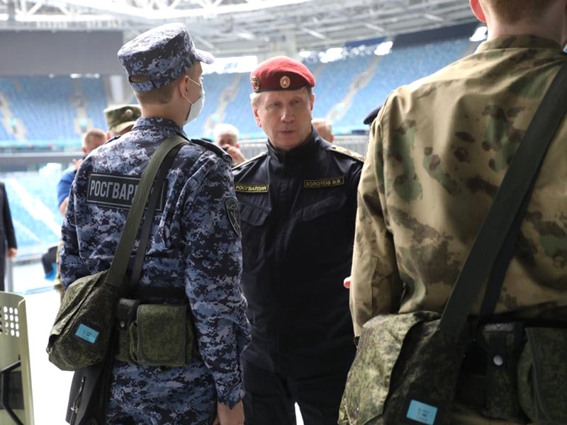 St. Petersburg Ulusal Muhafızları, Avrupa Futbol Şampiyonası için yeni üniformalara kavuşacak.