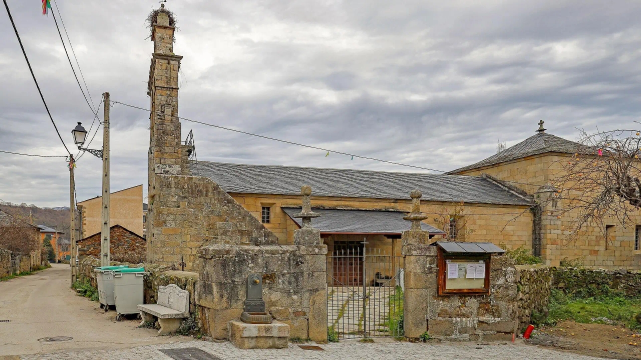 Ülkenin en etkileyici buzul gölüne bakan Zamora kasabası