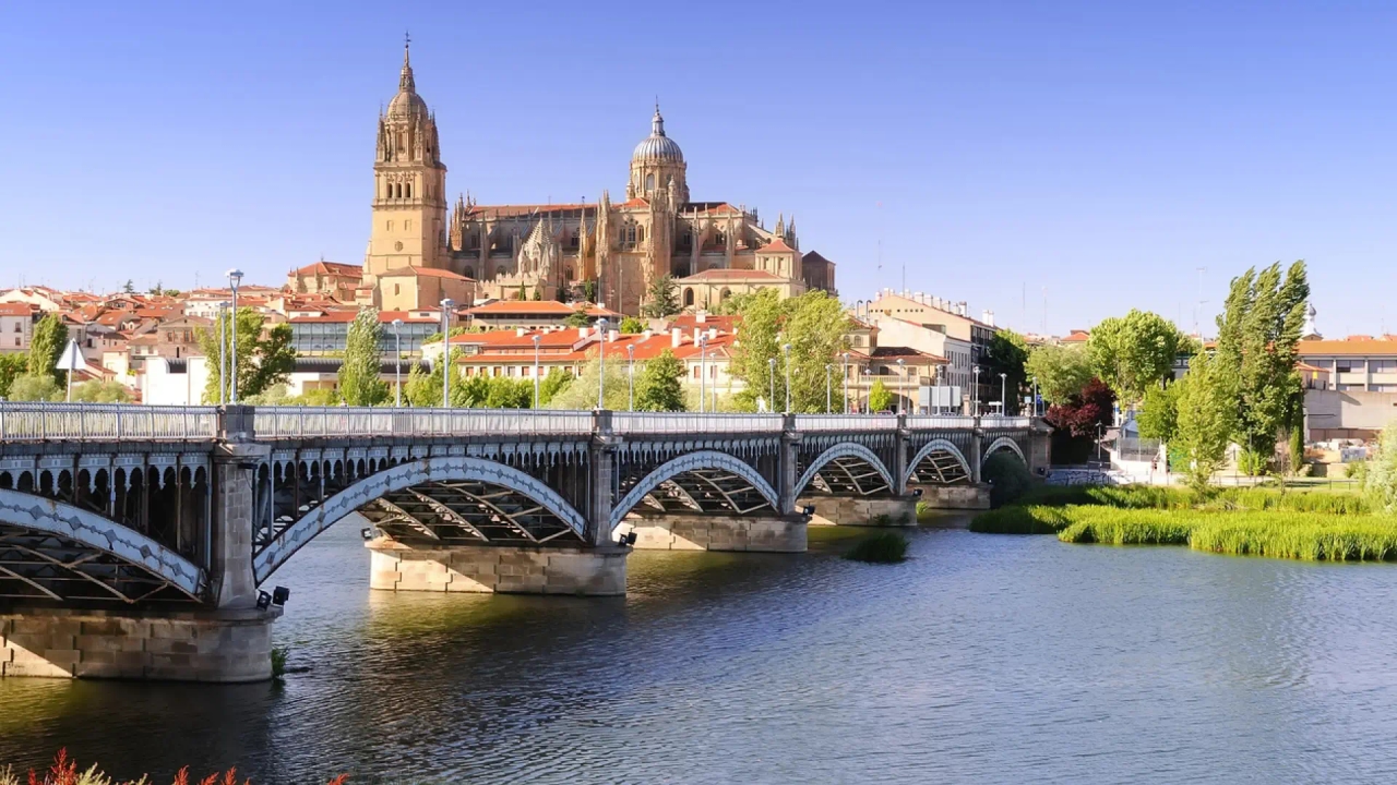 Ecco cosa devi assolutamente fare durante un viaggio a Salamanca, secondo Lonely Planet.