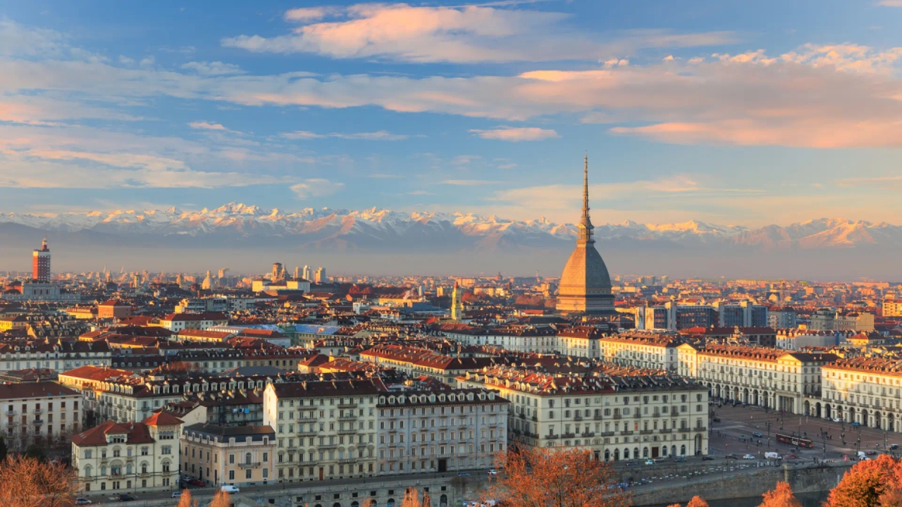 La ciudad italiana que nadie espera y que lo tiene todo para una escapada perfecta