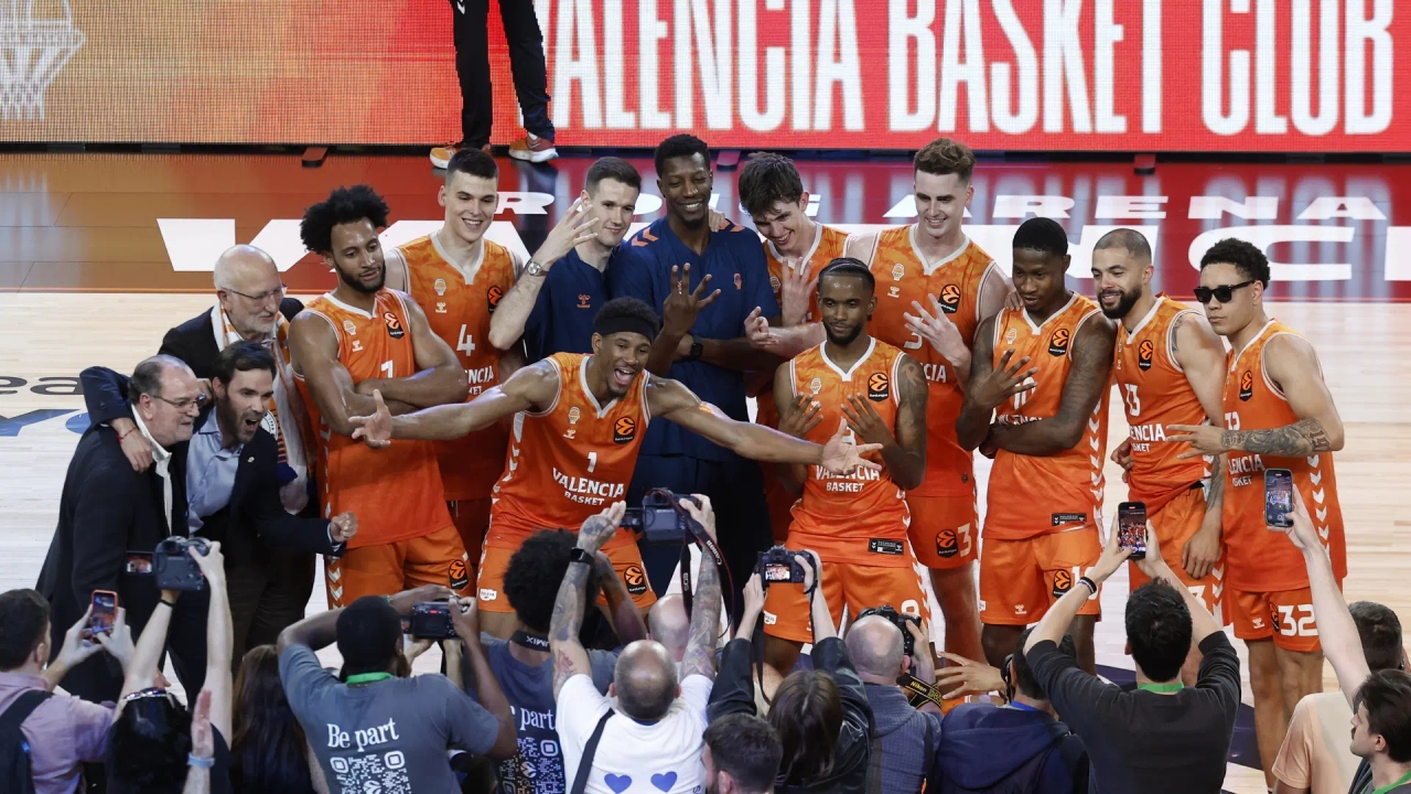 Locura naranja en el Roig Arena: el Valencia Basket se mete en su primera Final Four de la Euroliga