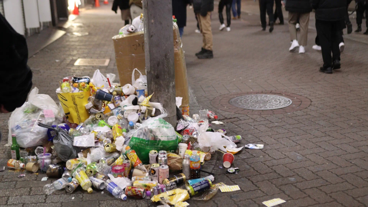 Una de las ciudades más visitadas del mundo multará a quienes tiren basura al suelo