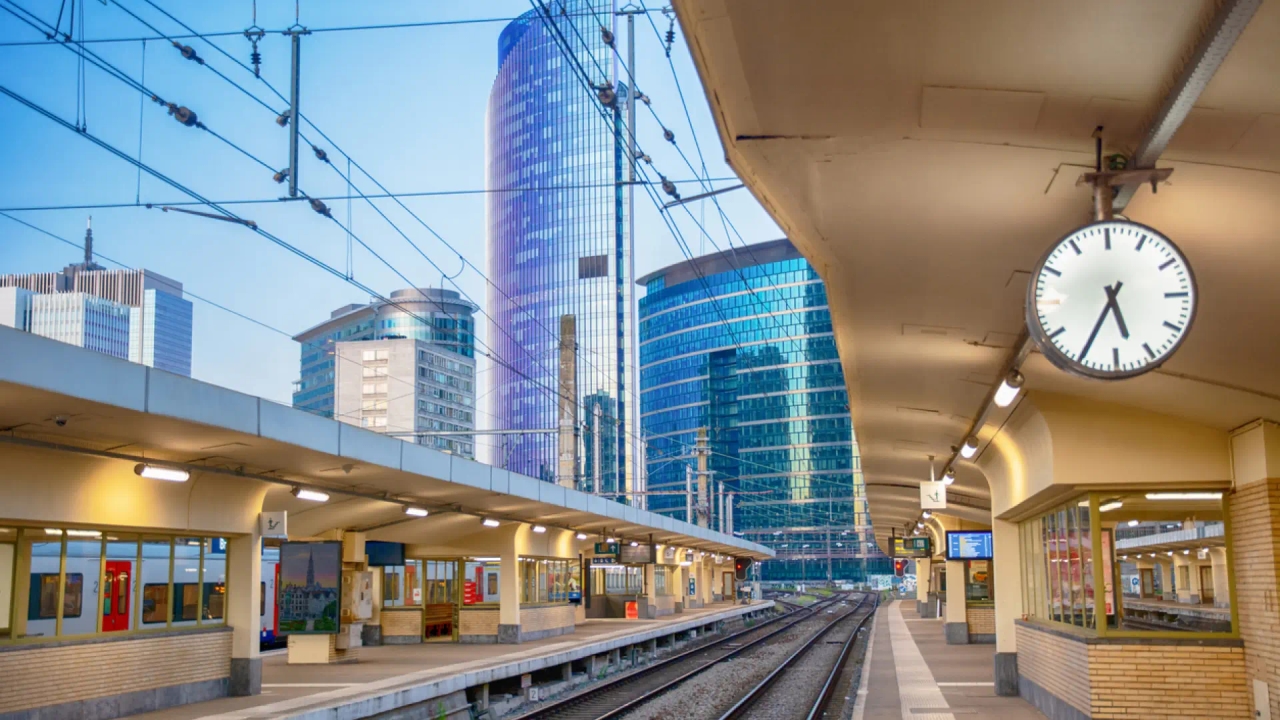 La nueva ruta de tren que unirá tres países en 2027 y pasará por tres de las principales ciudades de Europa