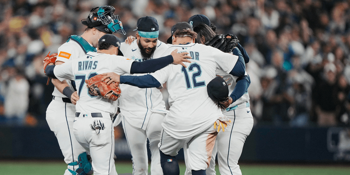 Suárez puts Seattle on the brink of its first World Series