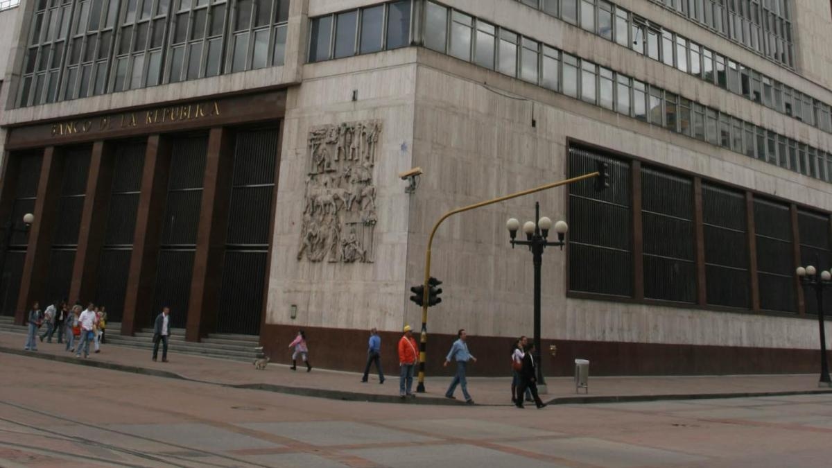 Les dépenses publiques suscitent des alertes inflationnistes et le codirecteur de la Banque de la République prévient qu'une augmentation des taux est « sur la table »